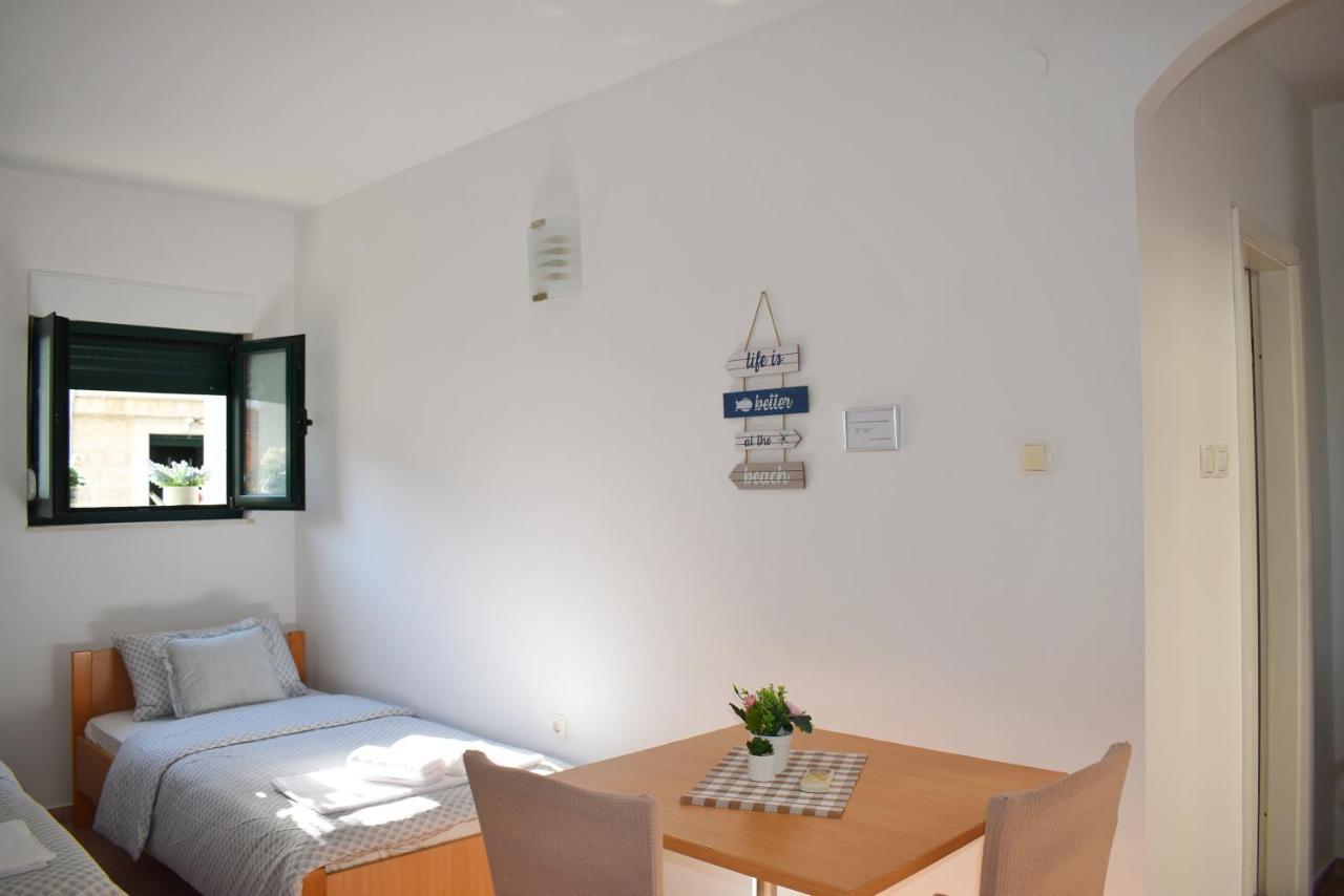 Twin Love Apartment Split Exteriör bild