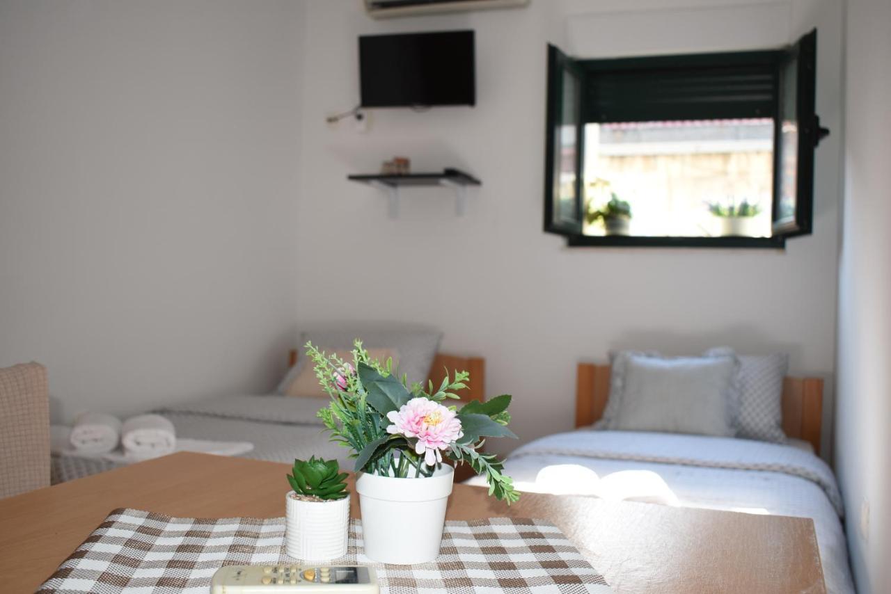 Twin Love Apartment Split Exteriör bild